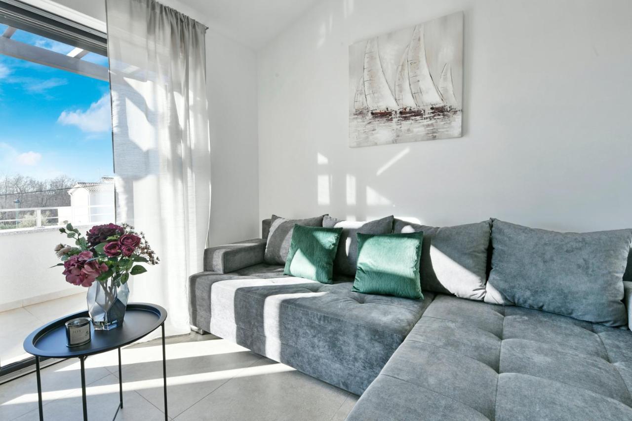 R2 Apartment By Residence Rudan Vižinada Εξωτερικό φωτογραφία
